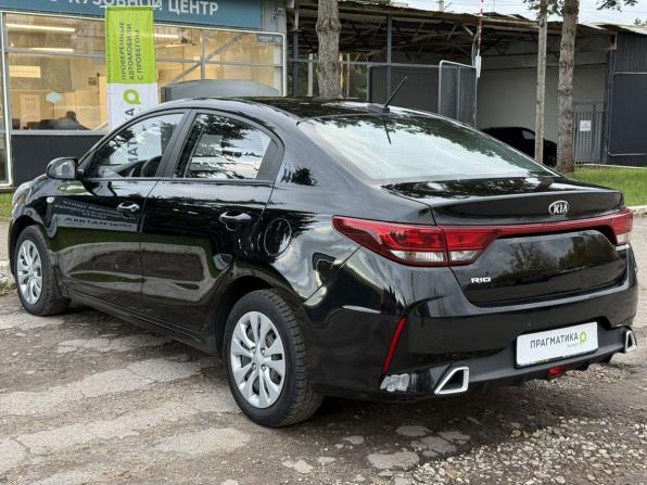 Kia Rio IV Рестайлинг с пробегом 2021 года, цена 1 380 000 рублей, 53049 км, седан, Автокод Объявления