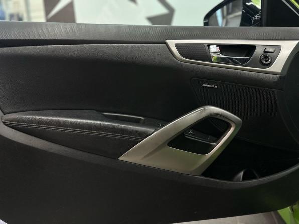 Hyundai Veloster I с пробегом 2012 года, цена 1 179 900 рублей, 221120 км, хэтчбек, Автокод Объявления