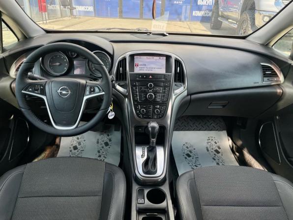 Opel Astra J с пробегом 2010 года, цена 695 000 рублей, 186540 км, хэтчбек, Автокод Объявления