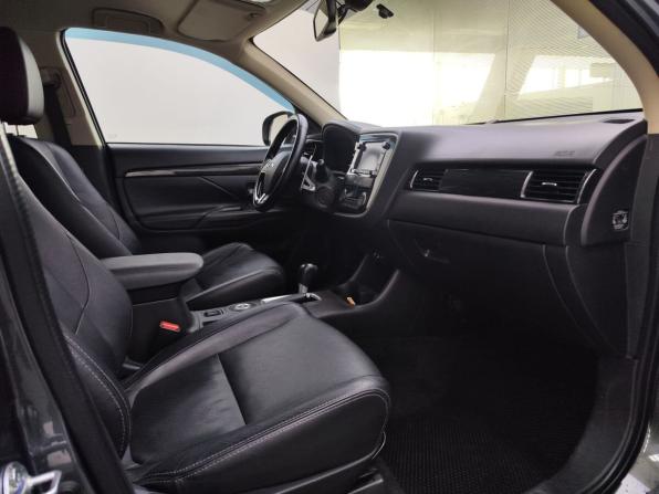 Mitsubishi Outlander III Рестайлинг 2 с пробегом 2016 года, цена 1 945 000 рублей, 168748 км, внедорожник, Автокод Объявления