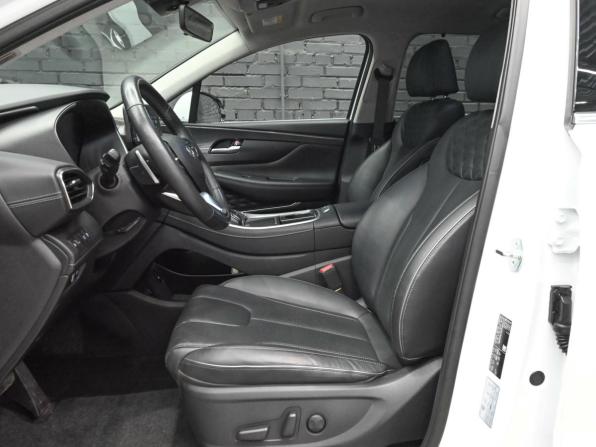 Hyundai Santa Fe IV Рестайлинг с пробегом 2023 года, цена 4 160 000 рублей, 61180 км, внедорожник, Автокод Объявления