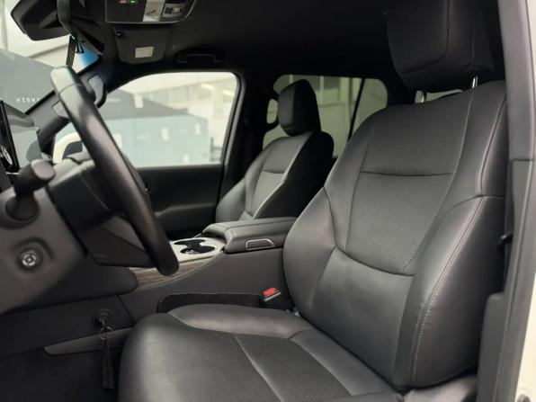 Toyota Land Cruiser 300 Series с пробегом 2023 года, цена 10 880 000 рублей, 50320 км, внедорожник, Автокод Объявления