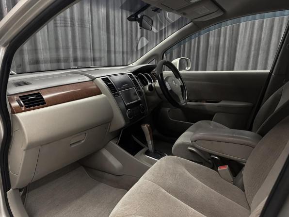 Nissan Tiida I Рестайлинг с пробегом 2010 года, цена 590 000 рублей, 271800 км, седан, Автокод Объявления
