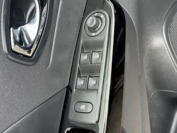 Renault Kaptur I с пробегом 2016 года, цена 1 259 000 рублей, 126957 км, внедорожник, Автокод Объявления