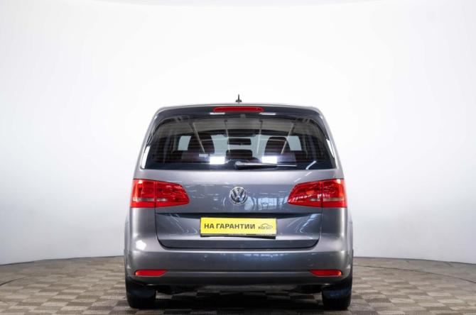 Volkswagen Touran I Рестайлинг 2 с пробегом 2010 года, цена 879 000 рублей, 222690 км, компактвэн, Автокод Объявления