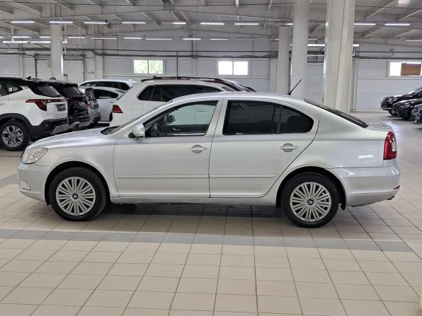 Skoda Octavia II (A5) Рестайлинг с пробегом 2013 года, цена 735 000 рублей, 215106 км, лифтбек, Автокод Объявления