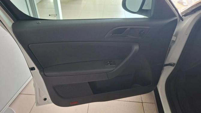 Skoda Yeti I с пробегом 2013 года, цена 898 000 рублей, 98000 км, внедорожник, Автокод Объявления