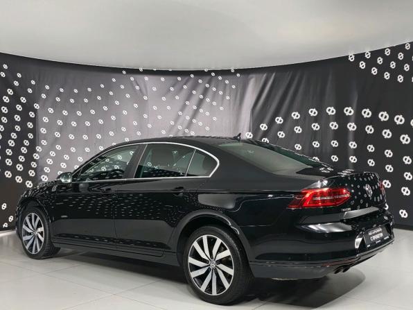 Volkswagen Passat B8 с пробегом 2019 года, цена 2 052 000 рублей, 138558 км, седан, Автокод Объявления