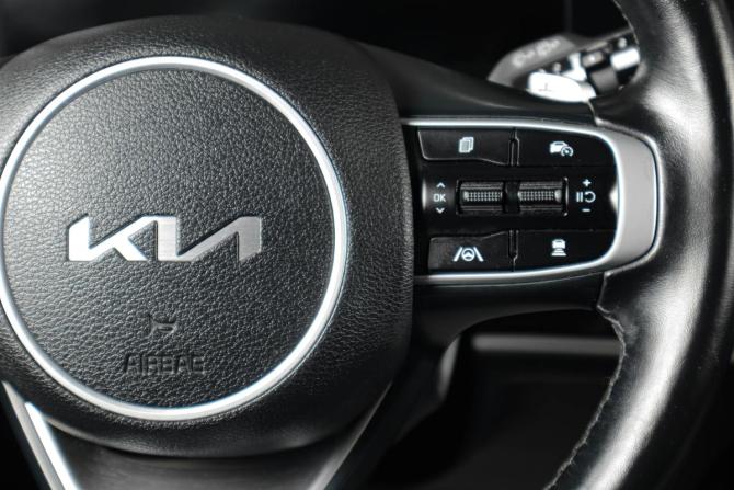 Kia Sportage V с пробегом 2023 года, цена 2 999 000 рублей, 25500 км, внедорожник, Автокод Объявления