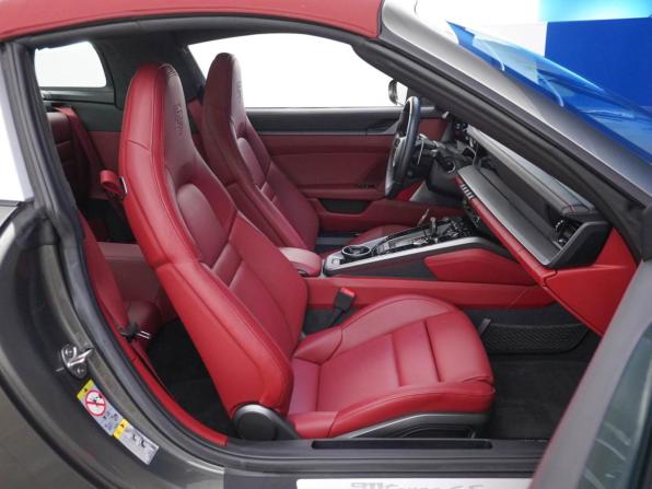 Porsche 911 VIII (992) с пробегом 2023 года, цена 22 890 052 рубля, 9656 км, тарга, Автокод Объявления
