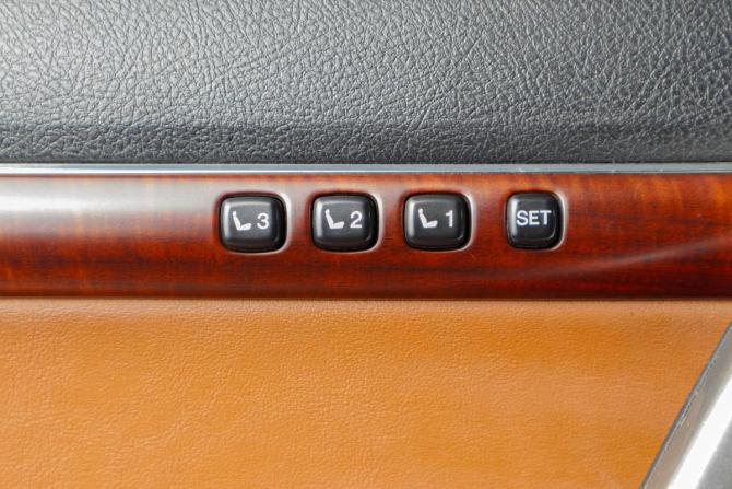 Toyota Land Cruiser 200 Series Рестайлинг 1 с пробегом 2014 года, цена 4 649 000 рублей, 228731 км, внедорожник, Автокод Объявления