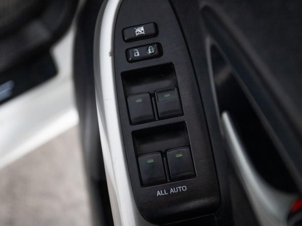 Toyota Prius III Рестайлинг (XW30) с пробегом 2014 года, цена 1 040 000 рублей, 220486 км, лифтбек, Автокод Объявления