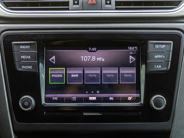 Skoda Rapid I Рестайлинг с пробегом 2017 года, цена 1 398 000 рублей, 115710 км, лифтбек, Автокод Объявления