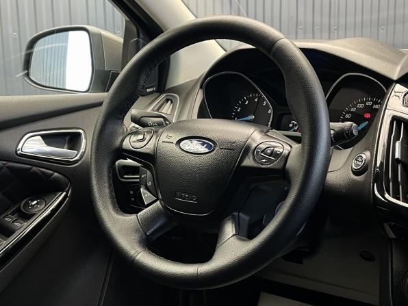 Ford Focus III с пробегом 2013 года, цена 697 000 рублей, 238654 км, хэтчбек, Автокод Объявления