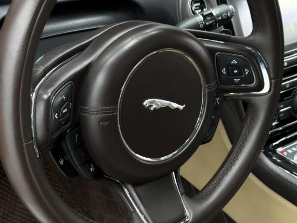 Jaguar XJ IV (X351) Рестайлинг с пробегом 2016 года, цена 2 710 000 рублей, 112570 км, седан, Автокод Объявления