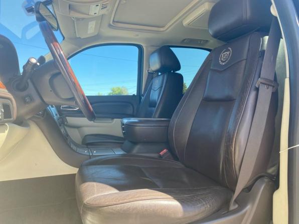Cadillac Escalade III с пробегом 2011 года, цена 2 080 000 рублей, 213187 км, внедорожник, Автокод Объявления