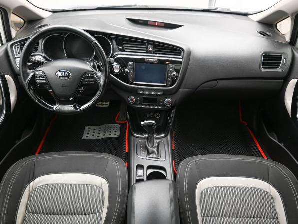 Kia Ceed II Рестайлинг с пробегом 2016 года, цена 1 499 000 рублей, 196180 км, универсал, Автокод Объявления