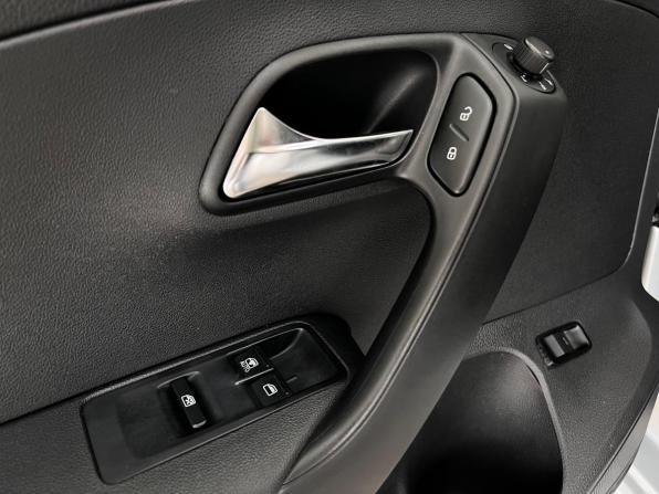 Volkswagen Polo V Рестайлинг с пробегом 2015 года, цена 990 000 рублей, 147000 км, седан, Автокод Объявления