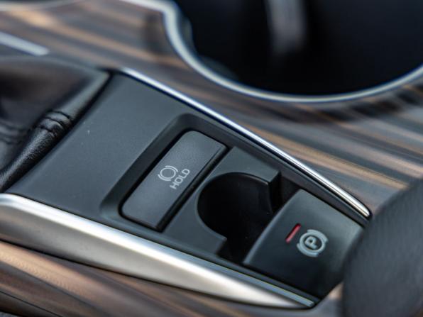 Toyota Camry VIII (XV70) с пробегом 2019 года, цена 2 798 000 рублей, 138482 км, седан, Автокод Объявления