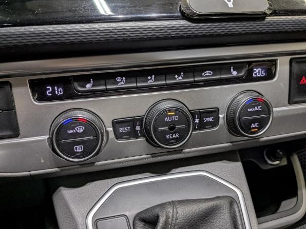 Volkswagen Caravelle T6 Рестайлинг с пробегом 2020 года, цена 4 200 000 рублей, 162583 км, минивэн, Автокод Объявления