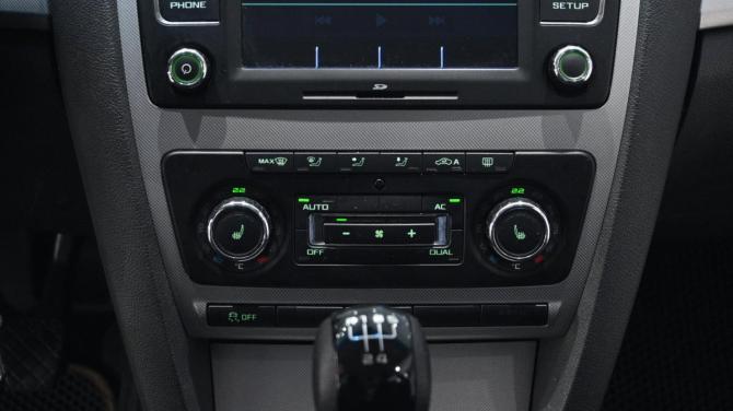 Skoda Octavia II (A5) Рестайлинг с пробегом 2013 года, цена 650 000 рублей, 256221 км, лифтбек, Автокод Объявления