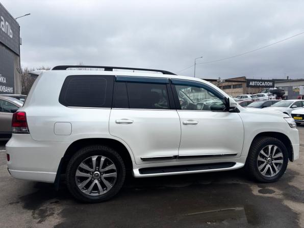 Toyota Land Cruiser 200 Series Рестайлинг 2 с пробегом 2016 года, цена 4 500 000 рублей, 357604 км, внедорожник, Автокод Объявления