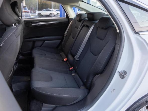 Ford Mondeo V с пробегом 2018 года, цена 1 820 000 рублей, 100434 км, седан, Автокод Объявления
