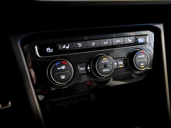 Volkswagen Tiguan II с пробегом 2018 года, цена 2 495 000 рублей, 121696 км, внедорожник, Автокод Объявления