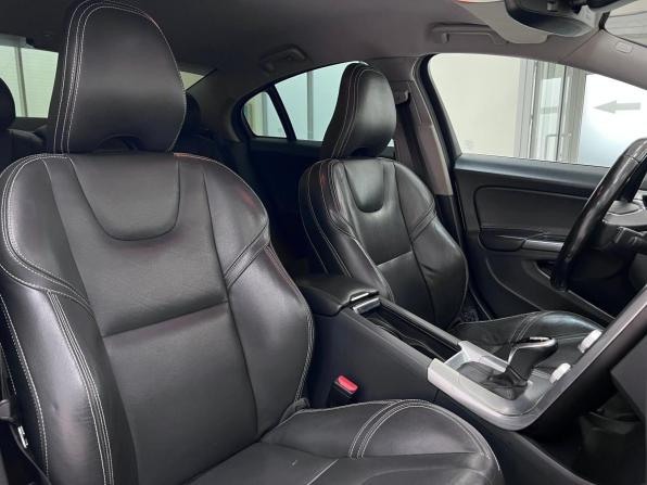 Volvo S60 II Рестайлинг с пробегом 2016 года, цена 1 300 000 рублей, 224229 км, седан, Автокод Объявления