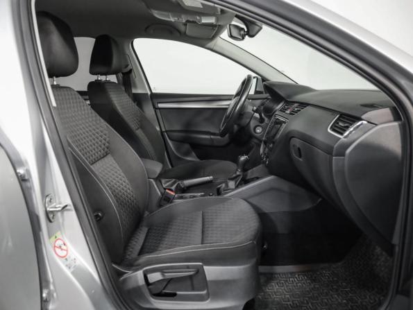 Skoda Octavia III (A7) Рестайлинг с пробегом 2018 года, цена 1 649 000 рублей, 123567 км, лифтбек, Автокод Объявления