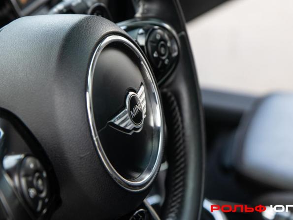 Mini Hatch III (F55/F56) с пробегом 2015 года, цена 1 768 000 рублей, 114043 км, хэтчбек, Автокод Объявления