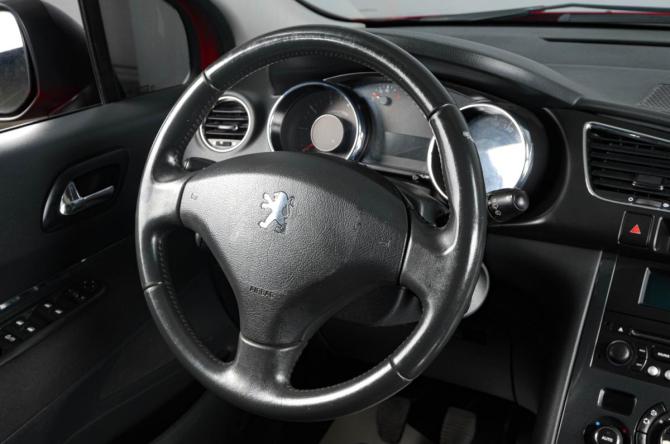 Peugeot 3008 I с пробегом 2012 года, цена 689 000 рублей, 169000 км, внедорожник, Автокод Объявления