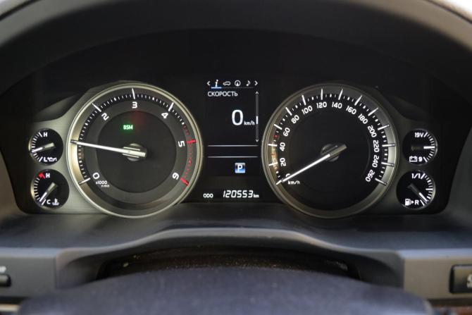 Toyota Land Cruiser 200 Series Рестайлинг 2 с пробегом 2016 года, цена 7 350 000 рублей, 120551 км, внедорожник, Автокод Объявления