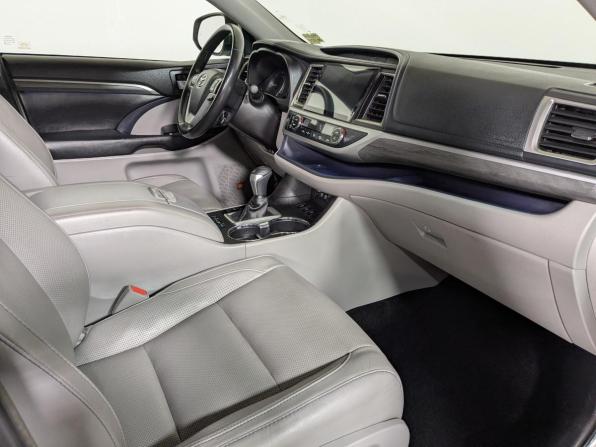 Toyota Highlander III (XU50) Рестайлинг с пробегом 2017 года, цена 3 640 000 рублей, 153000 км, внедорожник, Автокод Объявления