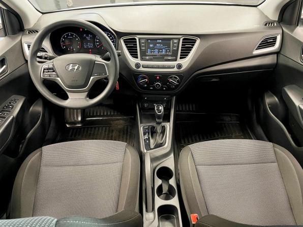 Hyundai Solaris II Рестайлинг с пробегом 2022 года, цена 1 573 000 рублей, 68001 км, седан, Автокод Объявления