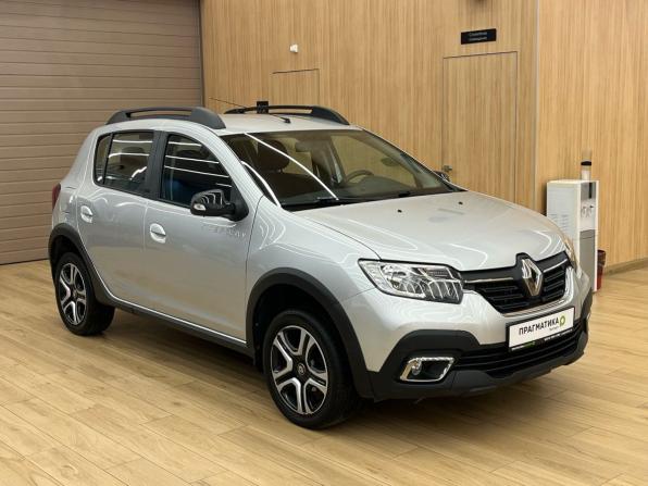 Renault Sandero II Рестайлинг с пробегом 2018 года, цена 1 079 000 рублей, 99900 км, хэтчбек, Автокод Объявления