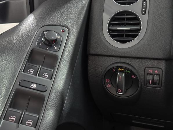 Volkswagen Tiguan I Рестайлинг с пробегом 2011 года, цена 1 059 000 рублей, 178458 км, внедорожник, Автокод Объявления