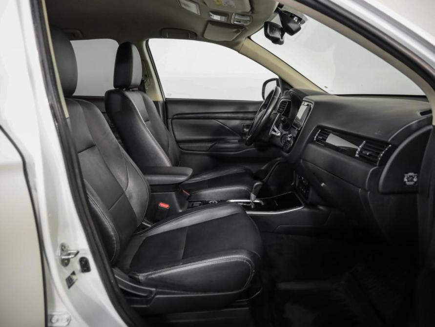 Mitsubishi Outlander III Рестайлинг 2 Санкт-Петербург  - изображение 24