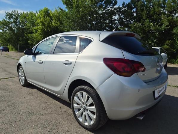 Opel Astra J с пробегом 2010 года, цена 590 000 рублей, 150194 км, хэтчбек, Автокод Объявления