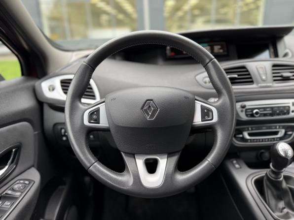 Renault Scenic III Рестайлинг с пробегом 2012 года, цена 1 139 000 рублей, 195789 км, компактвэн, Автокод Объявления