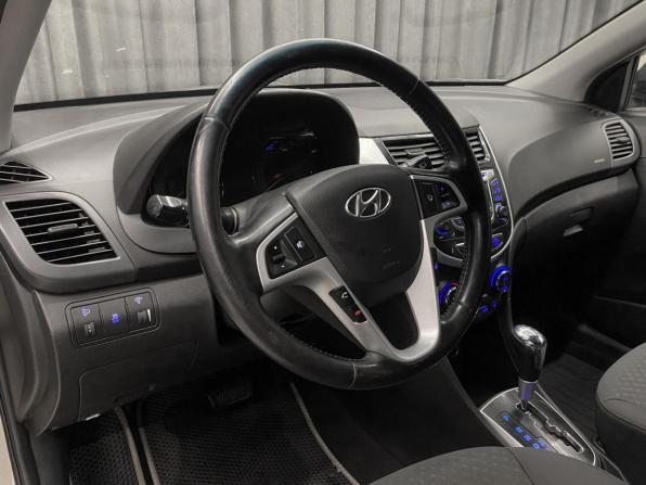 Hyundai Solaris I с пробегом 2012 года, цена 815 000 рублей, 155000 км, хэтчбек, Автокод Объявления