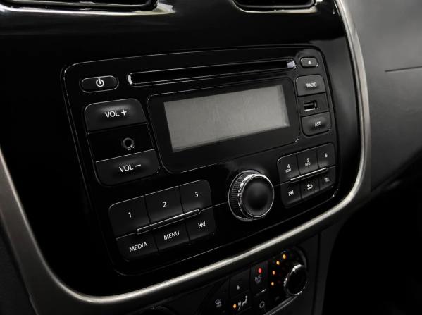 Renault Sandero II с пробегом 2016 года, цена 880 000 рублей, 152310 км, хэтчбек, Автокод Объявления