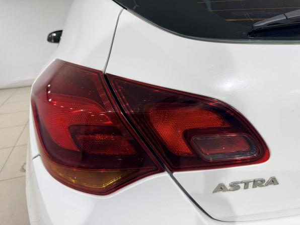 Opel Astra J с пробегом 2012 года, цена 559 000 рублей, 204846 км, хэтчбек, Автокод Объявления