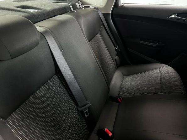 Opel Astra J Рестайлинг с пробегом 2013 года, цена 600 000 рублей, 263847 км, седан, Автокод Объявления