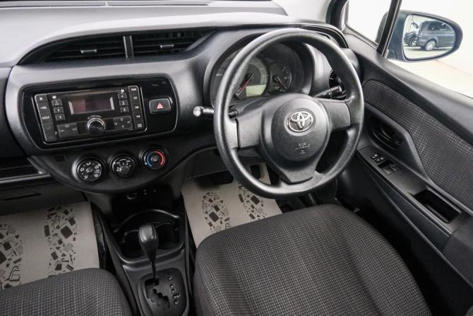 Toyota Vitz III (XP130) Рестайлинг 2 с пробегом 2017 года, цена 819 000 рублей, 95000 км, хэтчбек, Автокод Объявления