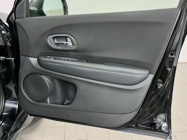 Honda Vezel I с пробегом 2014 года, цена 1 359 000 рублей, 168654 км, внедорожник, Автокод Объявления