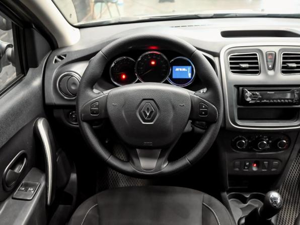 Renault Sandero II с пробегом 2018 года, цена 840 000 рублей, 207628 км, хэтчбек, Автокод Объявления