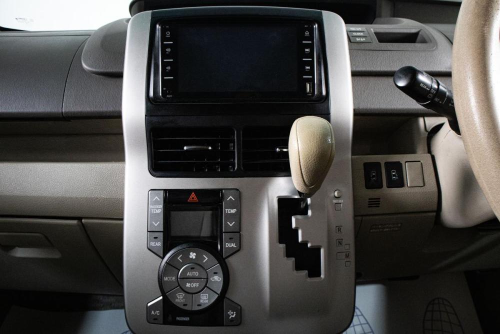 Toyota Noah II (R70) Сургут  - изображение 14