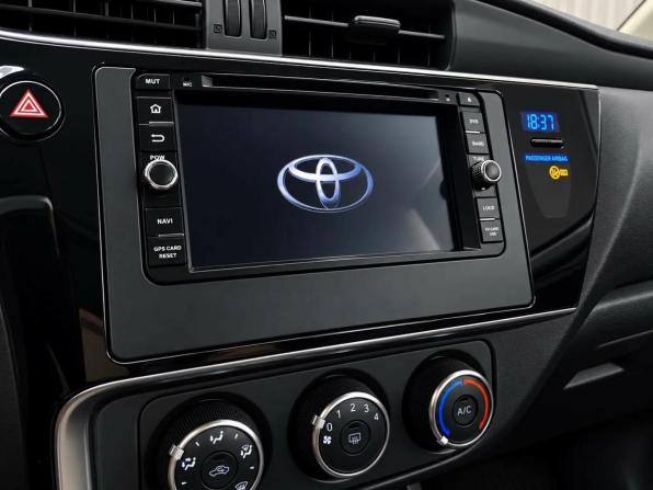 Toyota Corolla XI (E160 E170 E180) Рестайлинг 1 с пробегом 2017 года, цена 1 650 000 рублей, 67396 км, седан, Автокод Объявления