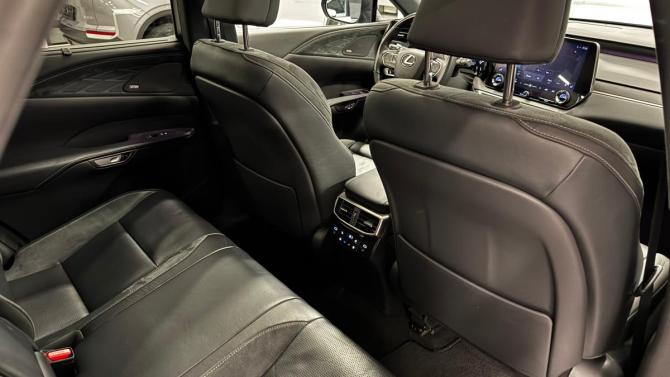 Lexus RX V с пробегом 2023 года, цена 7 500 000 рублей, 64871 км, внедорожник, Автокод Объявления